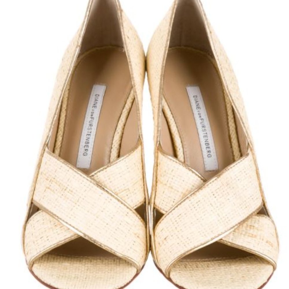 Diane von Furstenberg Woven Peep-Toe Wedge Sz: 6
